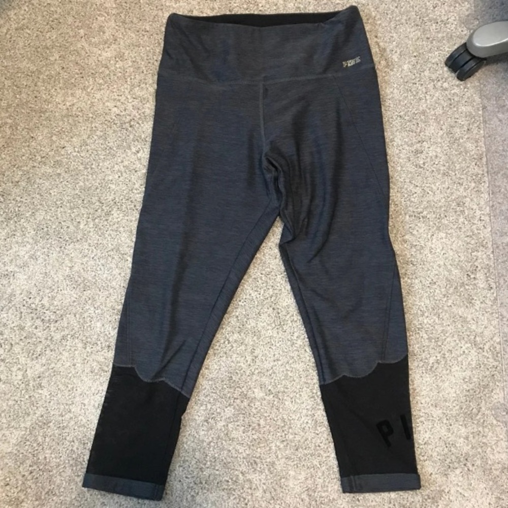VS PINK Ultimate cropped leggings